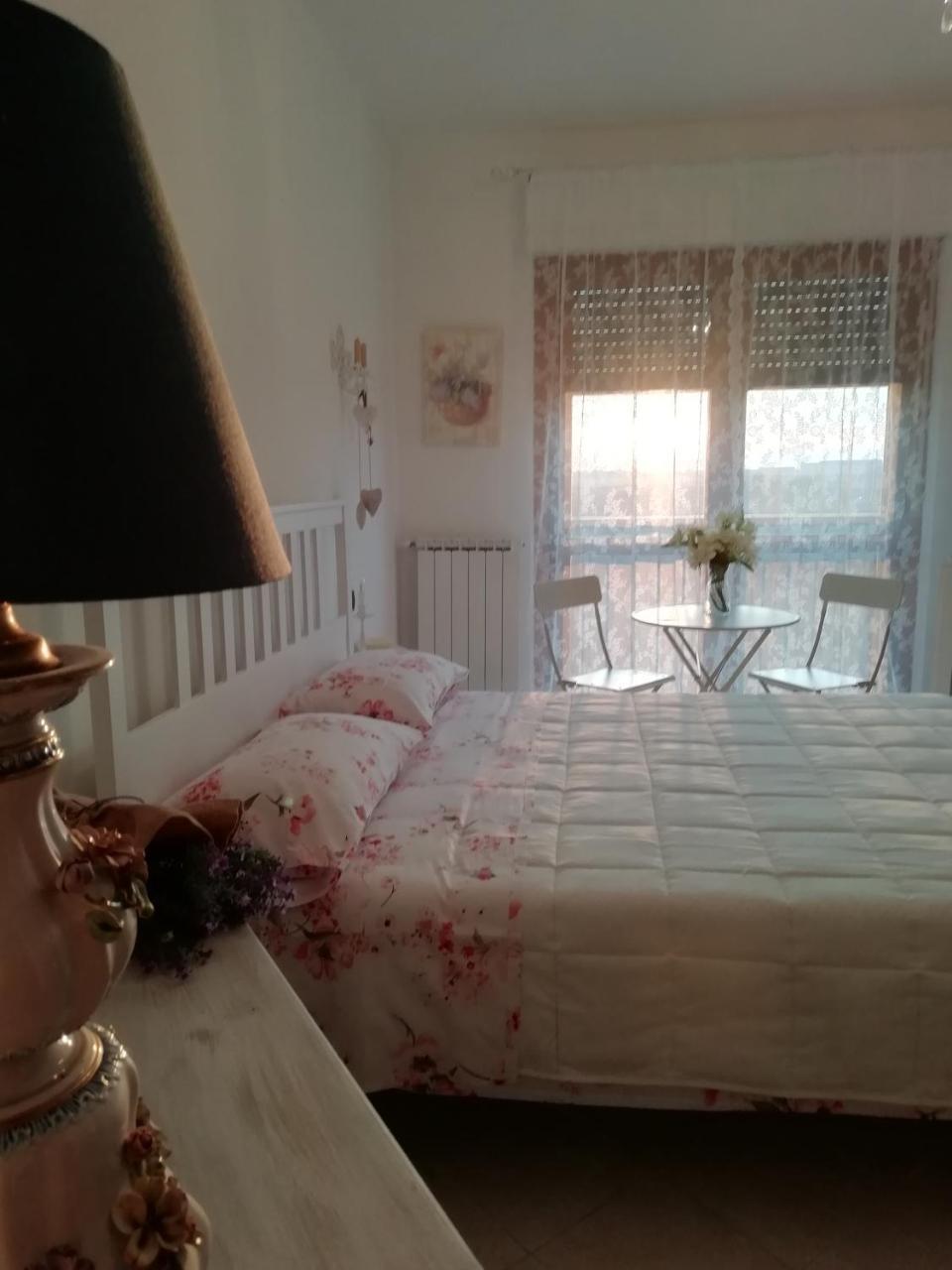 Beti House Heart'S And Roses Rooms Ponte Galeria Kamer foto